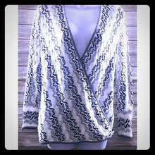 Load image into Gallery viewer, NIC+ZOE Black &amp; White Knit Cardigan Sweater
