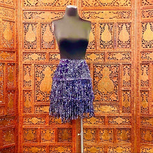 Load image into Gallery viewer, DKNY Jeans Women’s Fringe Mini Skirt
