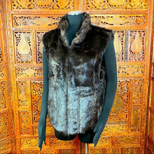 Load image into Gallery viewer, Giacca Gallery Company Reversible Fur Vest
