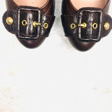 Load image into Gallery viewer, Vince Camuto Women’s Brown Leather Heels
