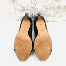 Load image into Gallery viewer, Vince Camuto Women’s Brown Leather Heels
