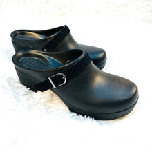 Load image into Gallery viewer, Crocs Women’s Sarah Clogs Mules
