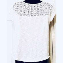 Load image into Gallery viewer, Chaps Denim White Blouse
