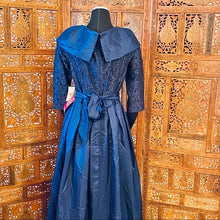 Load image into Gallery viewer, Jessica Howard Portrait Collar BallGown NWT
