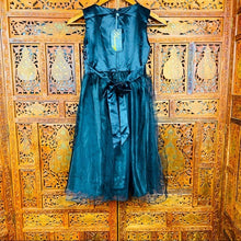 Load image into Gallery viewer, Girl’s Formal Dress Evening Dress NWT
