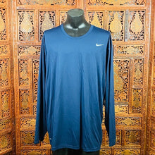 Load image into Gallery viewer, NIKE Men’s DriFit Long Sleeve NWT
