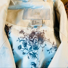 Load image into Gallery viewer, H&amp;M Women’s Military Inspired Blazer
