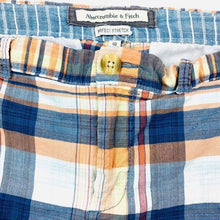 Load image into Gallery viewer, (SOLD) Abercrombie &amp; Fitch Women’s Stretch Short’s
