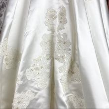 Load image into Gallery viewer, (01) Santa Monica Couture Collection Wedding Gown
