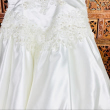 Load image into Gallery viewer, (01) Santa Monica Couture Collection Wedding Gown
