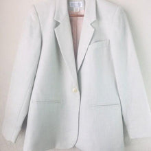 Load image into Gallery viewer, Petite Sophisticate Blazer
