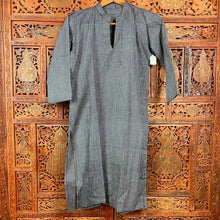 Load image into Gallery viewer, Women’s Mandarin Collar Top NWT
