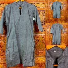 Load image into Gallery viewer, Women’s Mandarin Collar Top NWT
