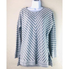 Load image into Gallery viewer, Cable &amp; Gauge Women’s Striped Top
