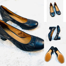 Load image into Gallery viewer, Clarks Ballerina Pumps
