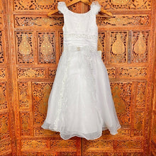 Load image into Gallery viewer, Girl’s Formal Gown Wedding Party Dress NWT
