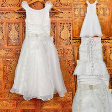 Load image into Gallery viewer, Girl’s Formal Gown Wedding Party Dress NWT
