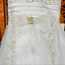 Load image into Gallery viewer, Girl’s Formal Gown Wedding Party Dress NWT
