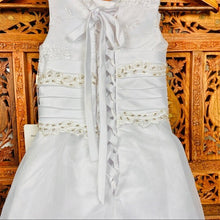 Load image into Gallery viewer, Girl’s Formal Gown Wedding Party Dress NWT
