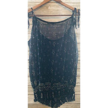 Load image into Gallery viewer, Charlotte Russe Halter Top
