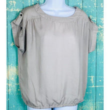 Load image into Gallery viewer, Women’s Tan Medium Blouse
