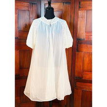 Load image into Gallery viewer, Vintage 1950’s Vanity Fair Peignoir Duster
