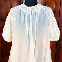 Load image into Gallery viewer, Vintage 1950’s Vanity Fair Peignoir Duster
