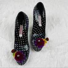 Load image into Gallery viewer, Vero Couio Pin-Up Couture Polka Dot Heels
