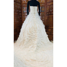 Load image into Gallery viewer, (00) Strapless Layered Wedding Gown with Train
